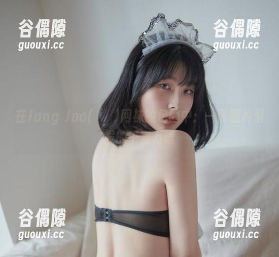 在Jang Joo(장주)网袜的包围中：一张图片引发的千言万语